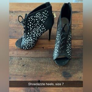 Shoe Dazzle Black and White Peep-Toe Heels